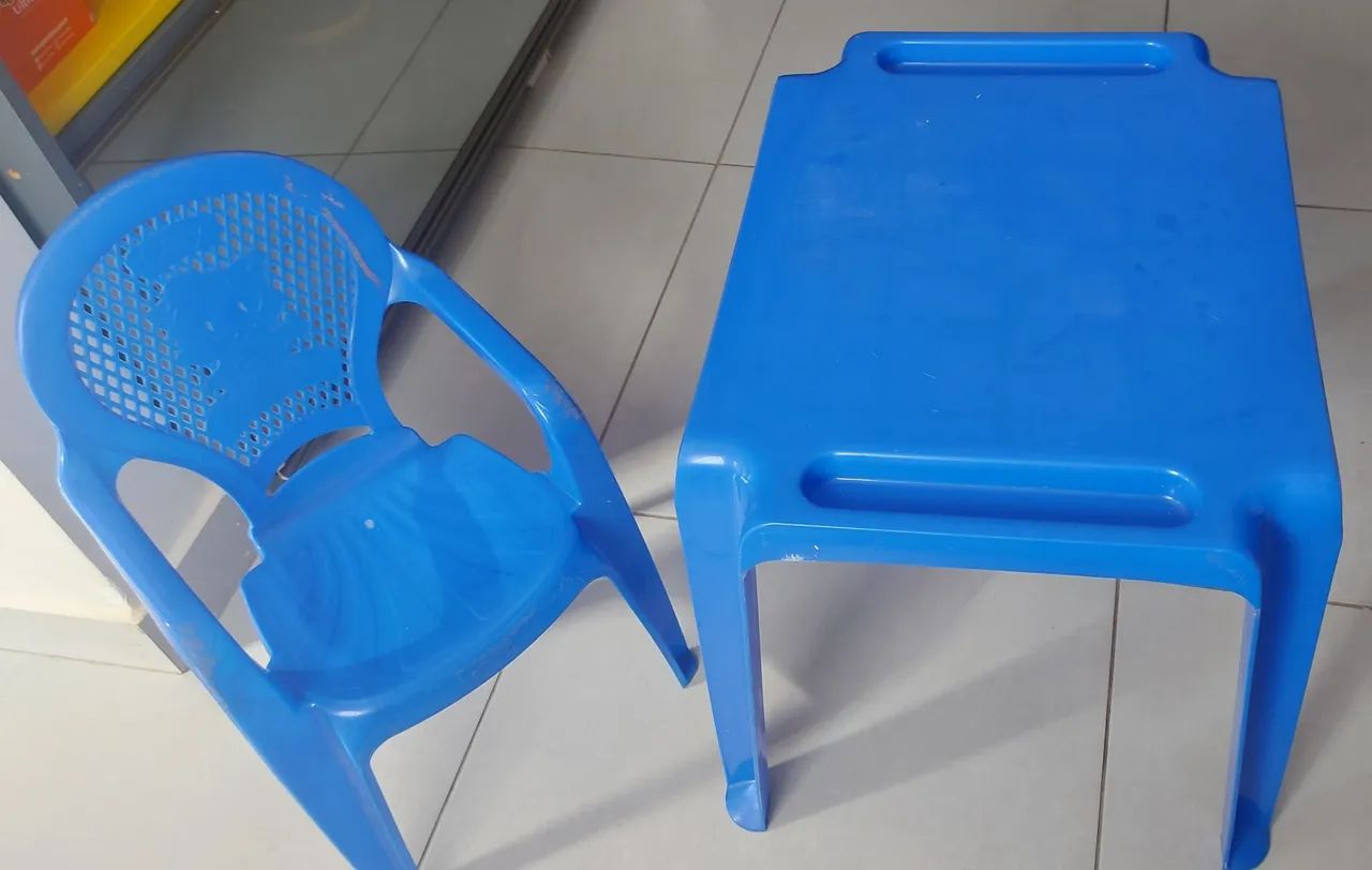 Mesa e cadeira infantil tramontina
