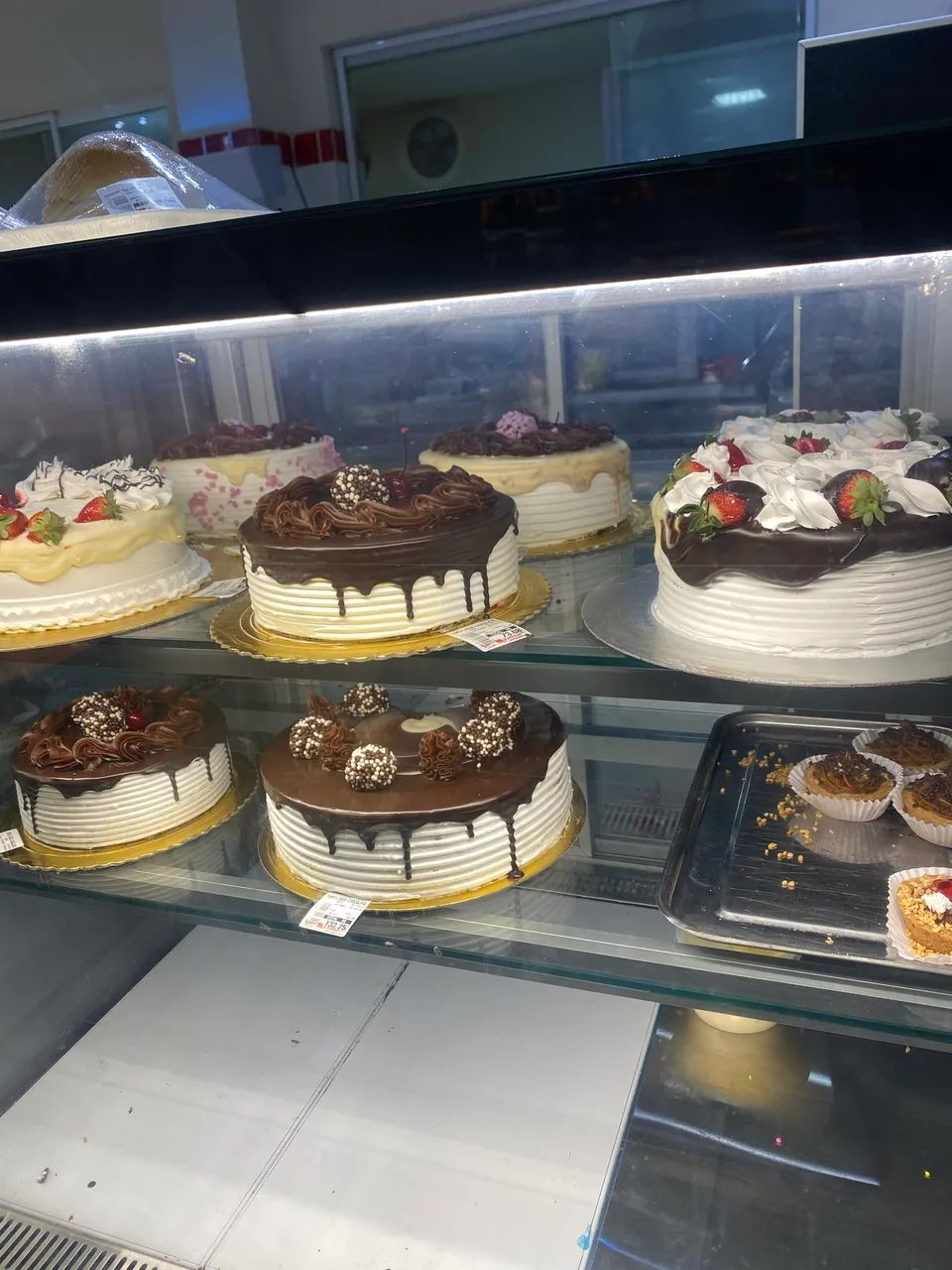 Estamos contratando confeiteira com experiência 