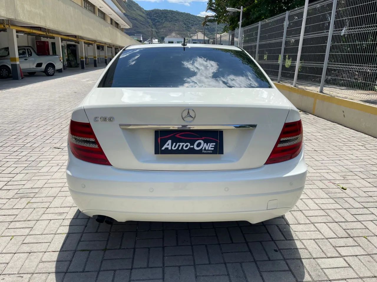 Mercedes-Benz C-180 2012