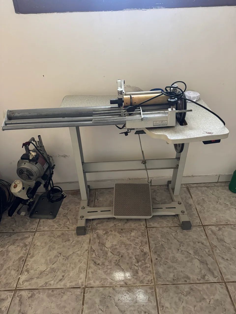 Máquina de cortar viés