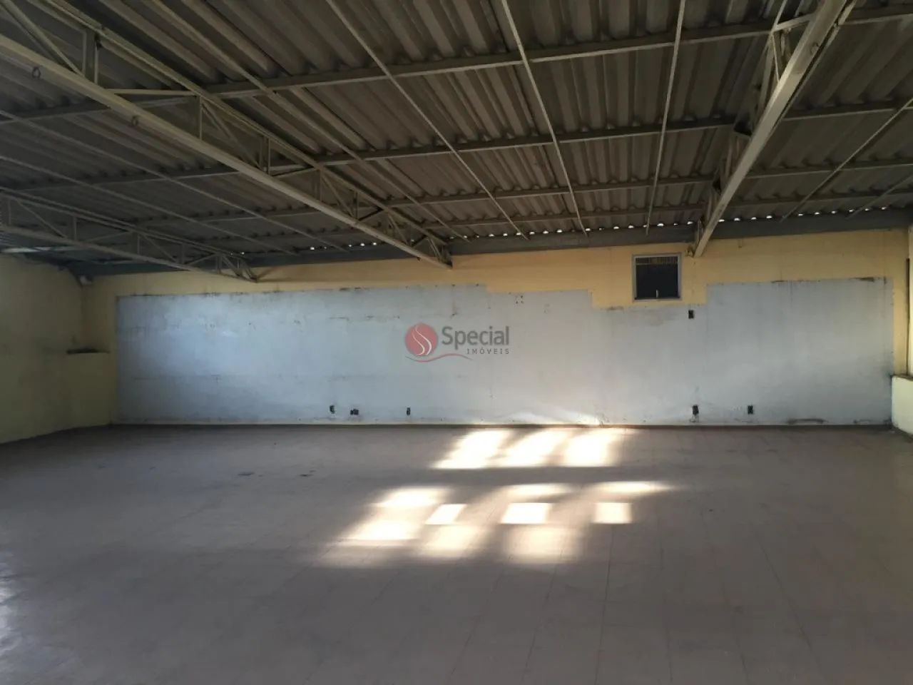 Terreno com Galpão, excelente para igrejas academia. - Foto 2