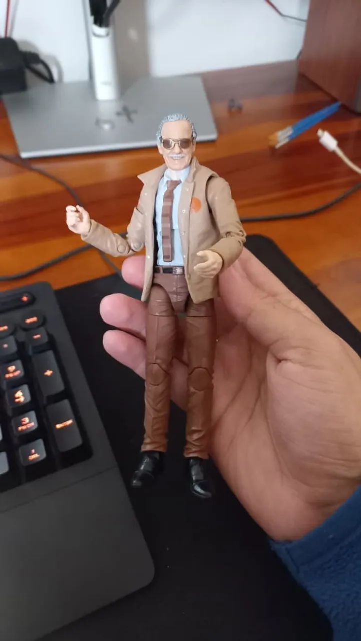 Stan Lee Marvel Legends - corpo do Loki original