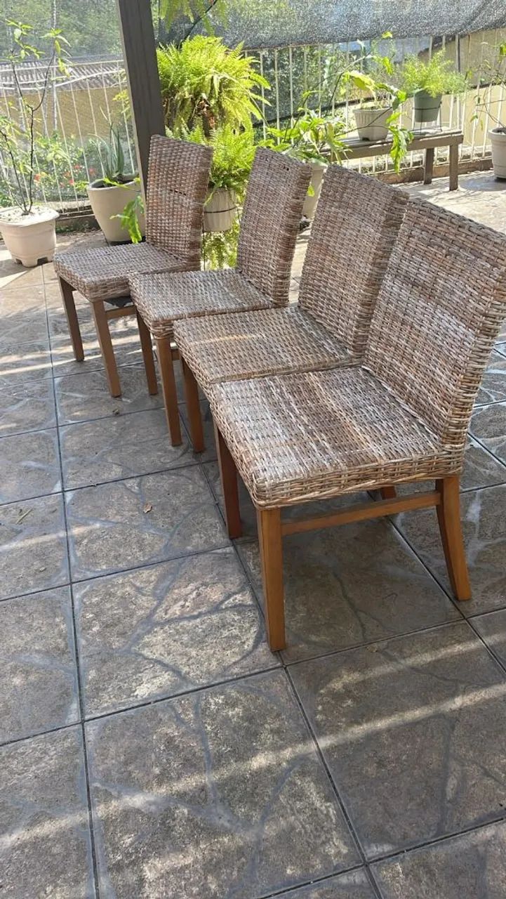 Vendo 4 cadeiras de madeira - Foto 3
