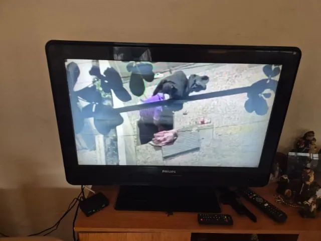 Vendo televisão Philips LCD 32 polegadas - Foto 4
