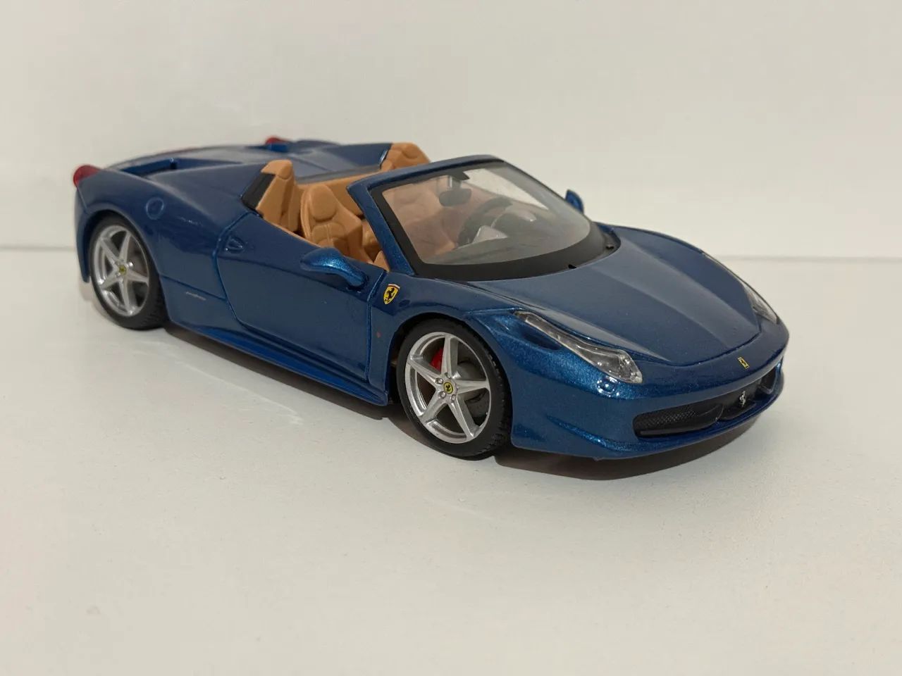Miniatura Ferrari 458 Spider Azul 1/24 Bburago