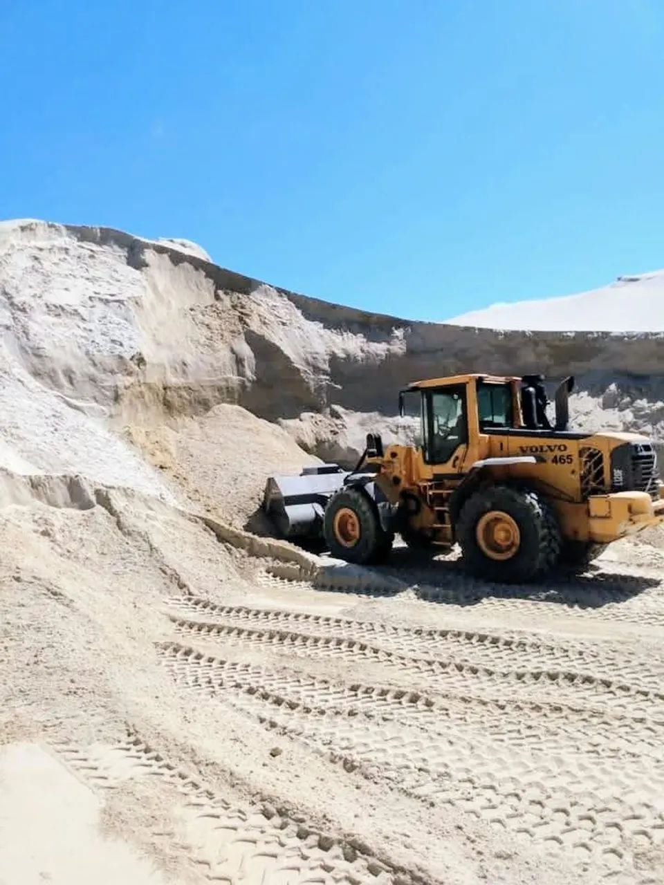 Santa Cruz a Realengo 550 areia caminhão fechado 8 m pagamento ato da entrega