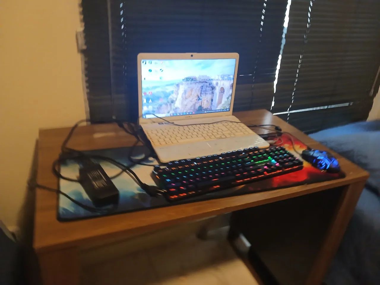 Conjunto notebook com ssd novo e teclado mecanico e mause