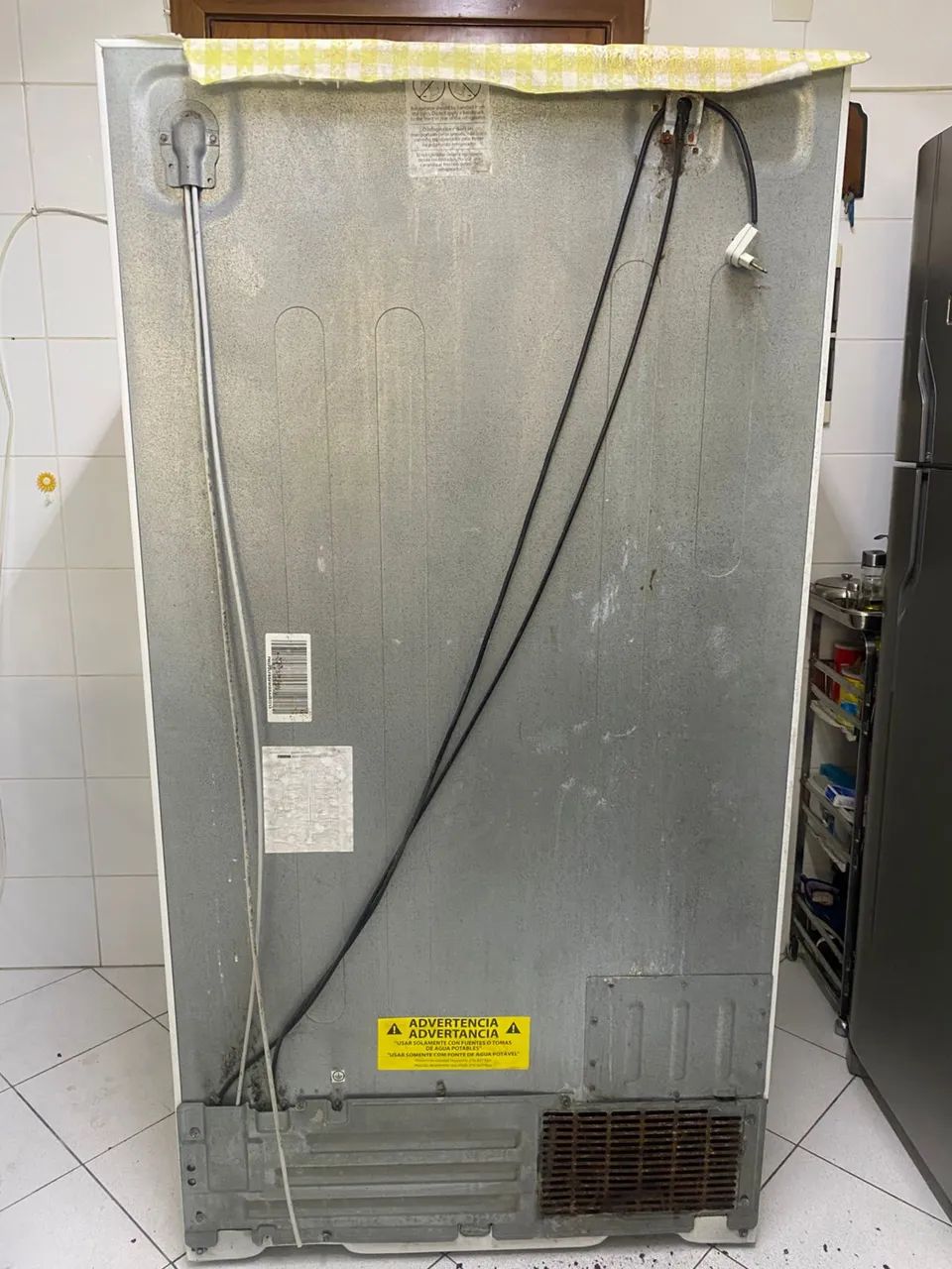 Vendo geladeira GE Side by Side (necessita de reparo) - Geladeiras