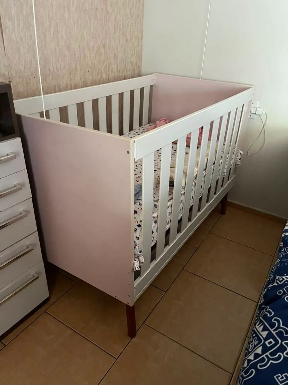 Vendo Berço Americano / com colchão 