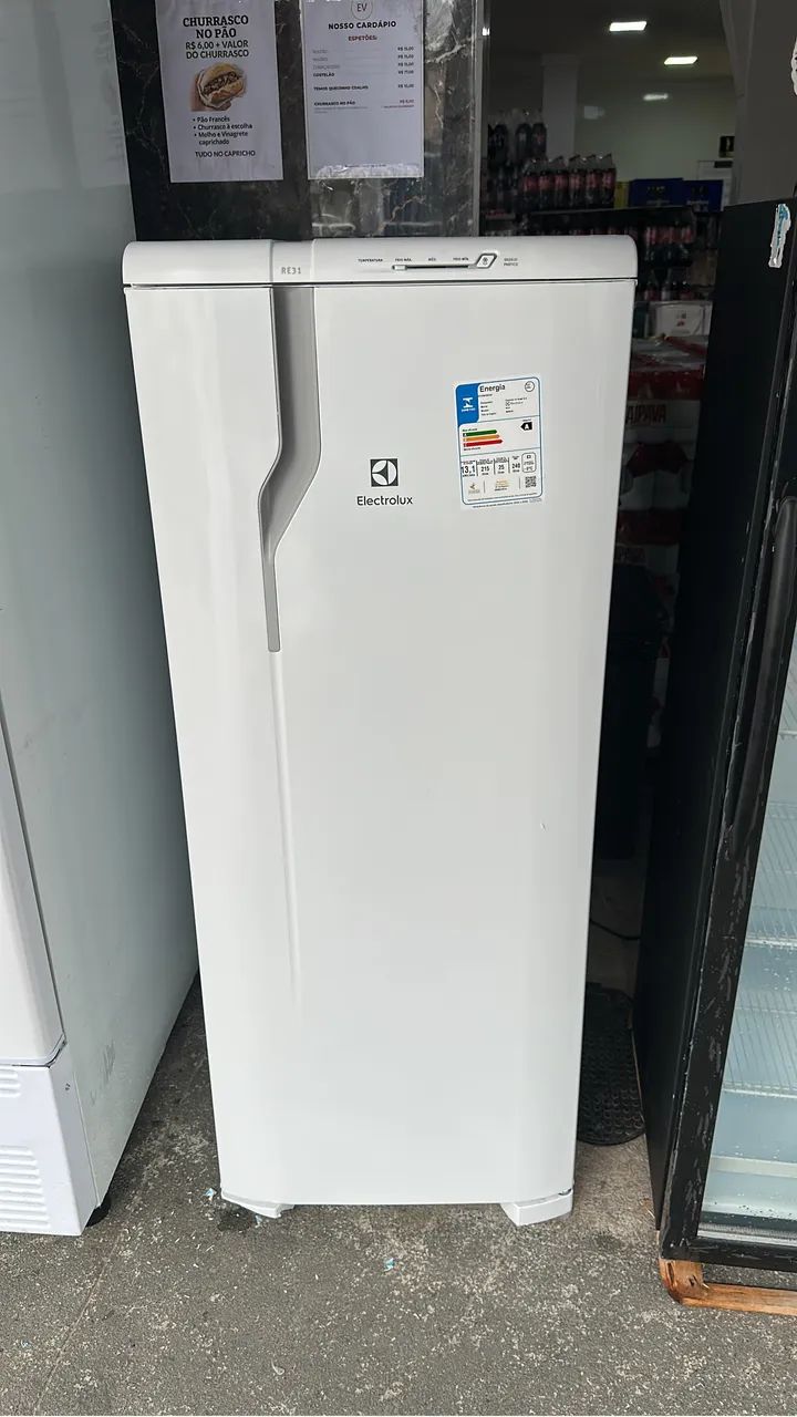 Geladeira eletrolux nova 240 litros  - Foto 4