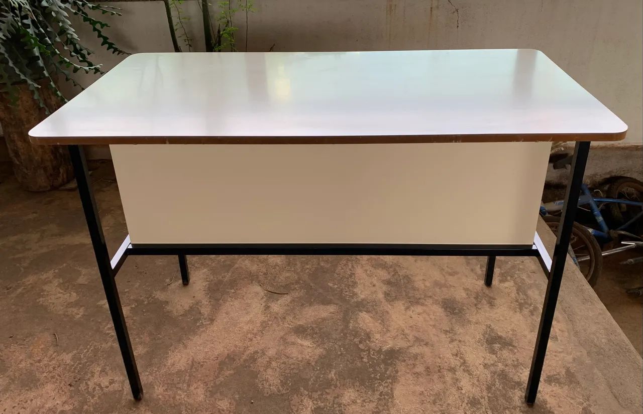 Mesa Bege Usada à Venda - Ótimo Estado! - Foto 2