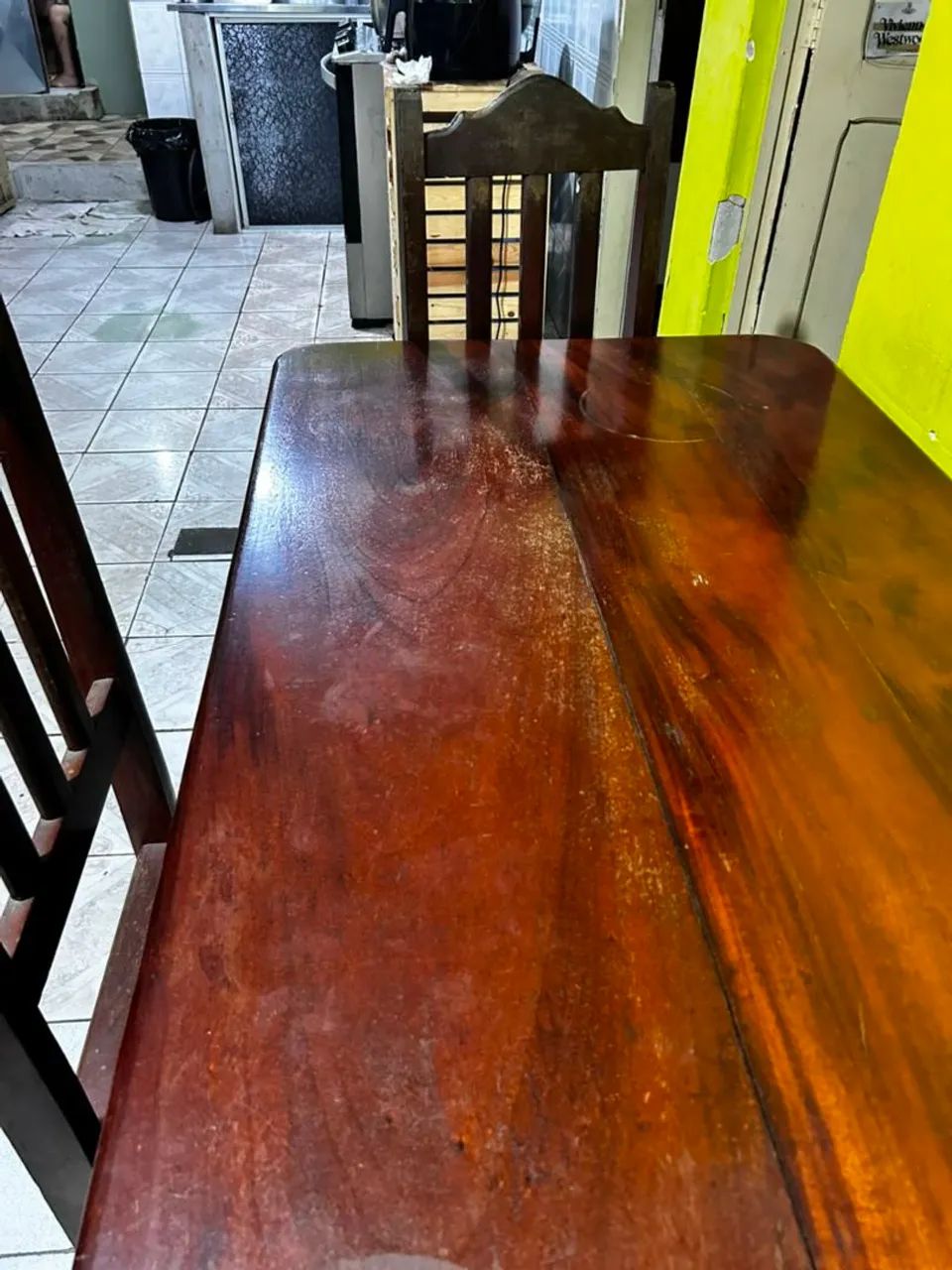 Conjunto de jantar com 6 cadeiras de madeira  - Foto 2
