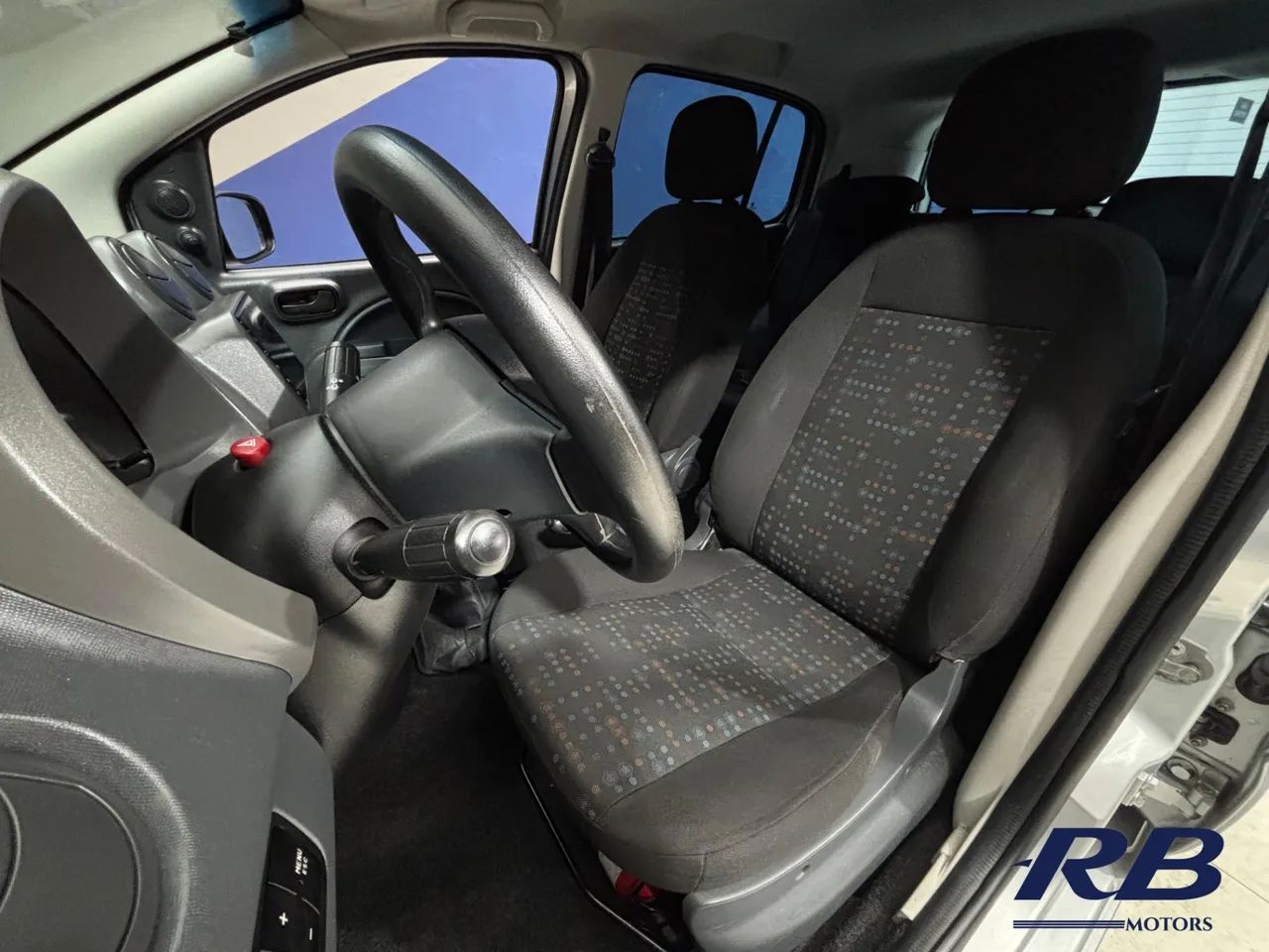 Fiat Uno Vivace 1.0 EVO Fire Flex 8V 3P 2014 - Foto 4