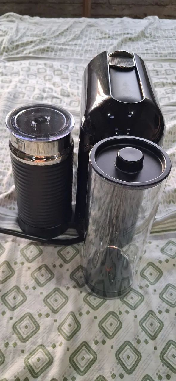 Cafeteira automática compacta Nespresso Umilk D55 - Foto 4