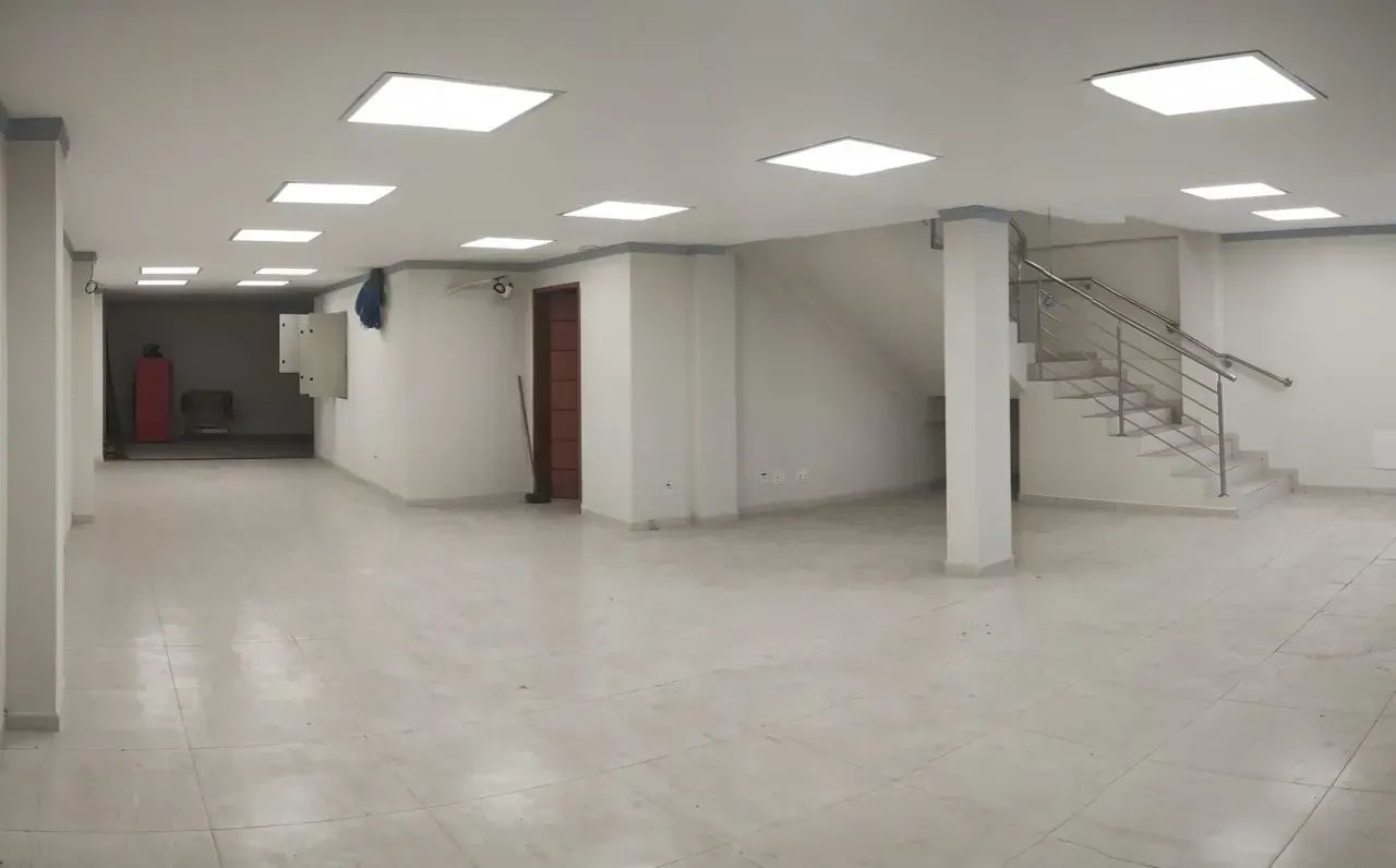 Prédio para aluguel tem 635 m² com 5 salas em São Jorge - Manaus - AM