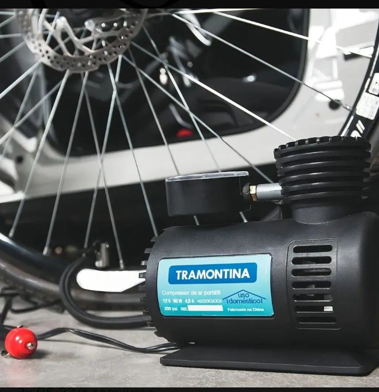 Vendo compressor portátil muito útil e barato  - Foto 5