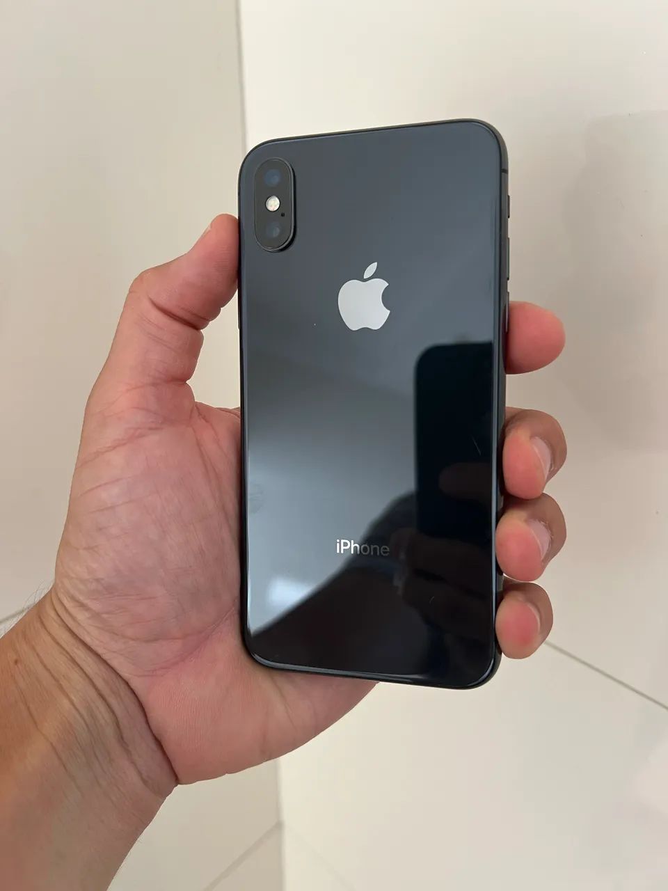 iPhone X com bateria 100% e tela nova