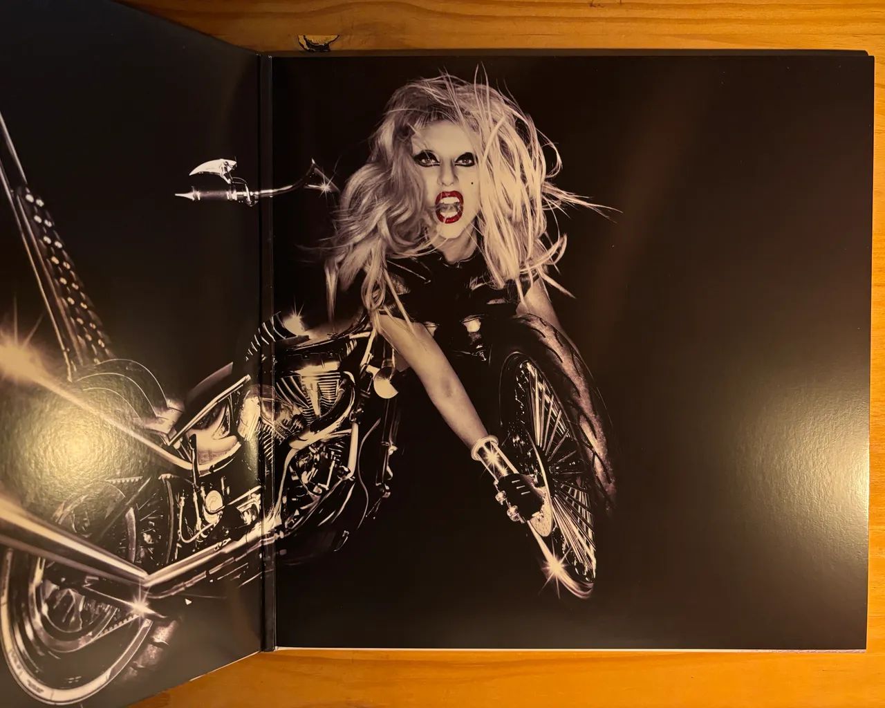 Disco de Vinil LP Lady Gaga - Born This Way  - Foto 2