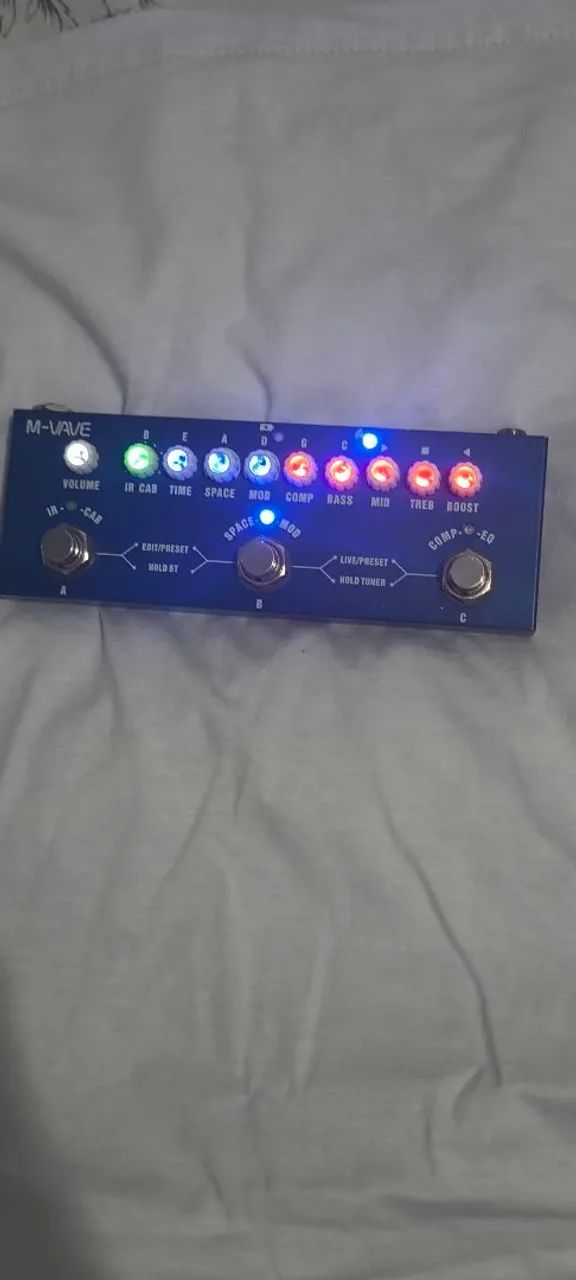 VENDO PEDAL CUBE BABY BASS DA M-VAVE