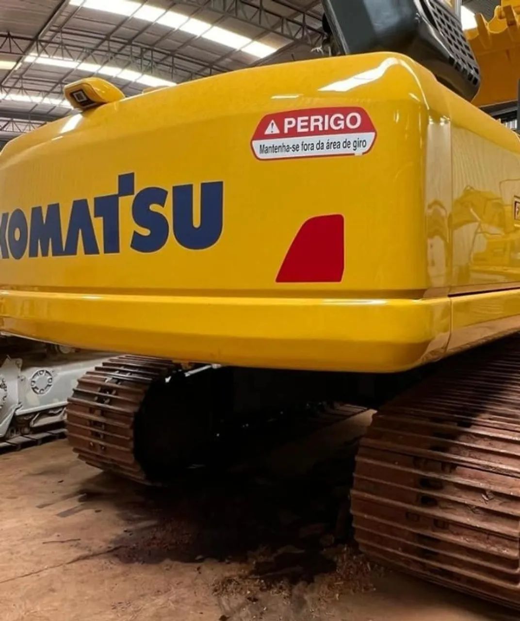 Escavadeira Komatsu PC 210 ano 2020 - Foto 3