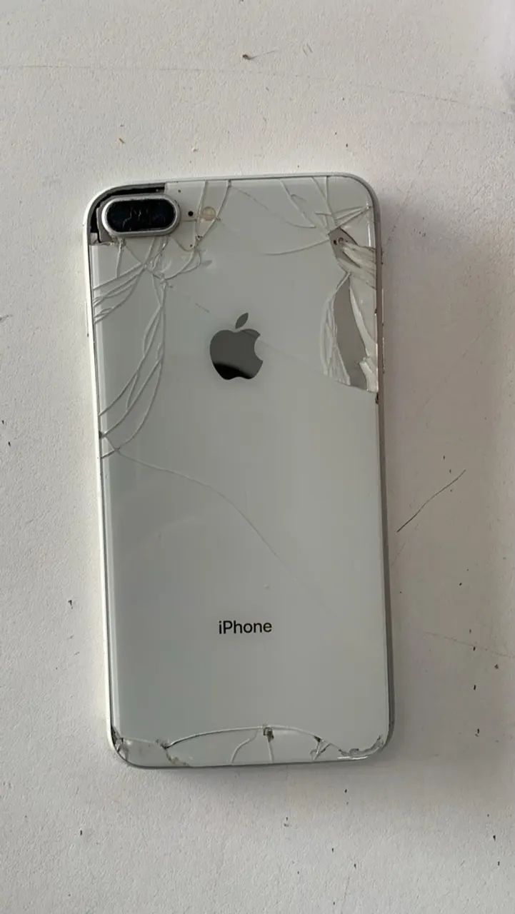 IPHONE 8plus CELULAR QUEBRADO
