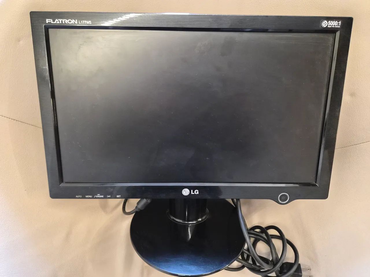 Monitores LG e CPU  - Foto 3