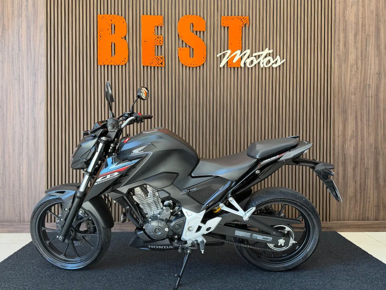 CB 300 F - Foto 2