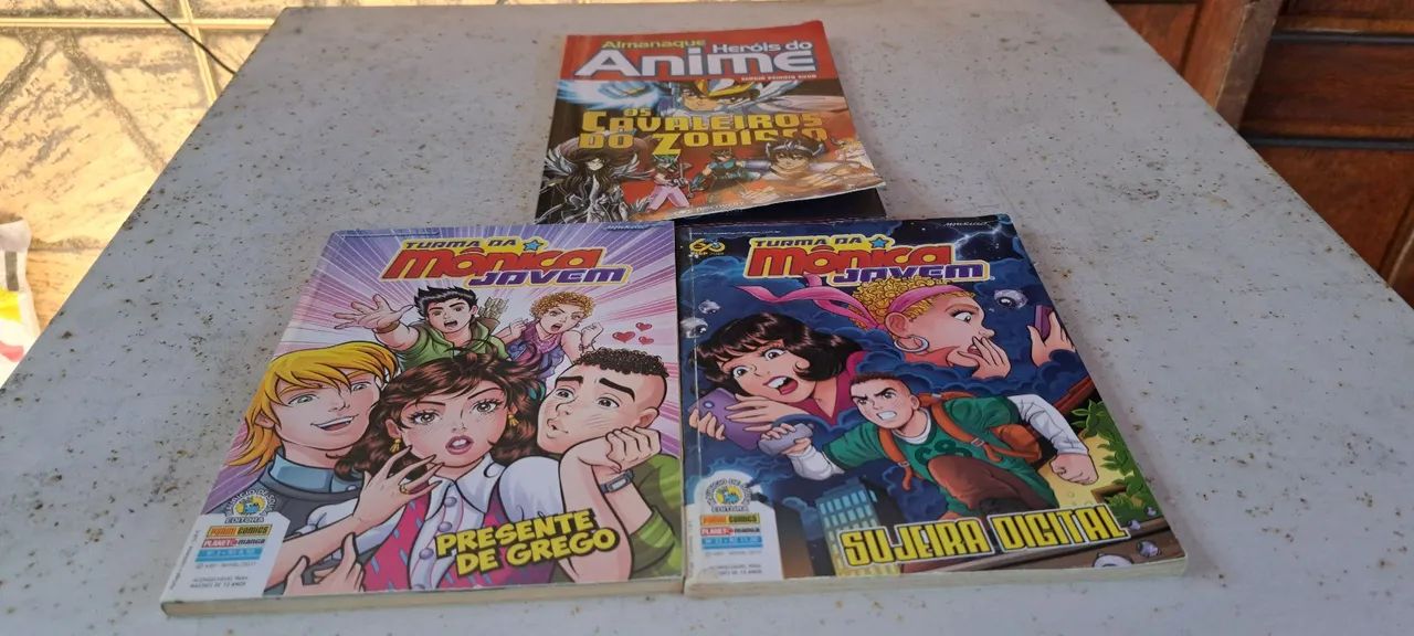 Revista os cavaleiros do Zodíaco e turma da Mônica 20,00 cada