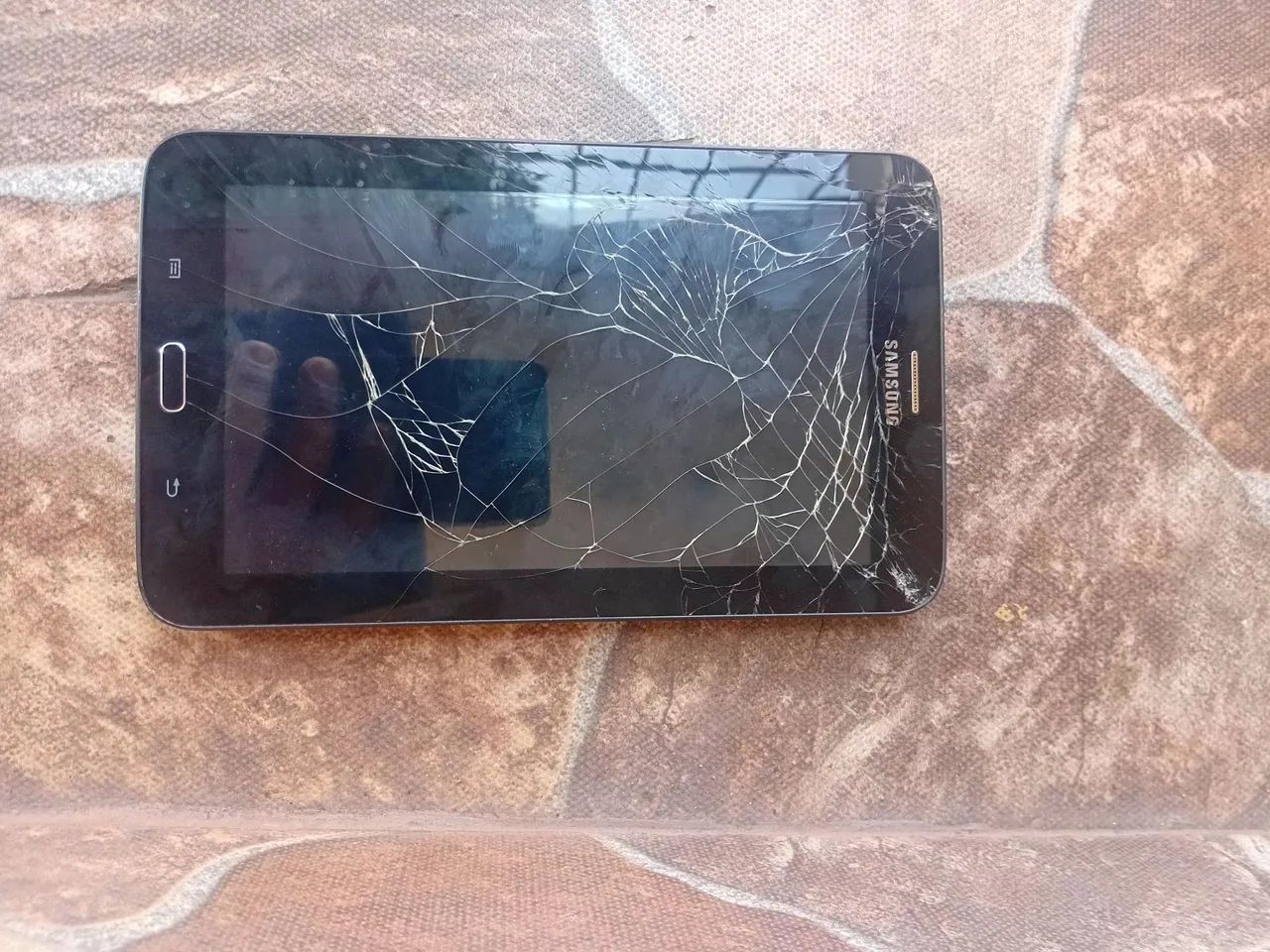 Tablete para retirada de peças. 