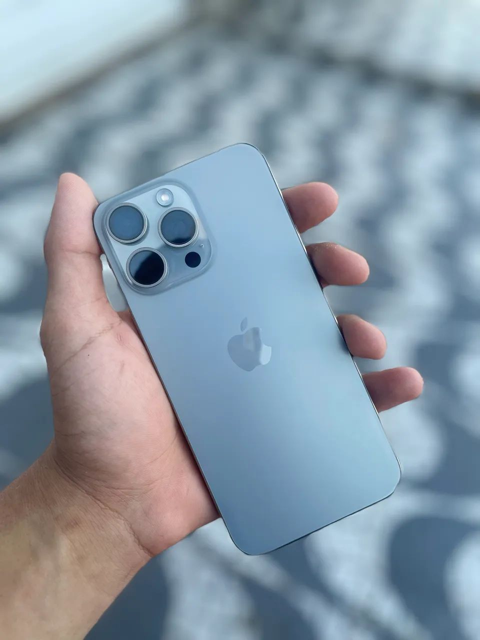 iPhone 15 Pro Max - 256GB - Titânio