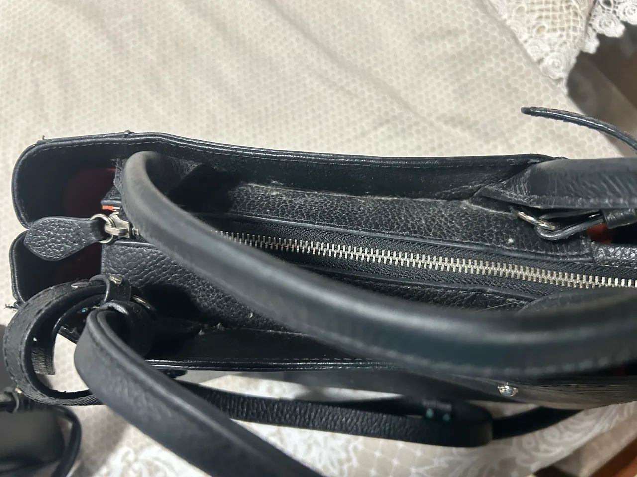 Bolsa tote  de couro preta bela - Foto 3