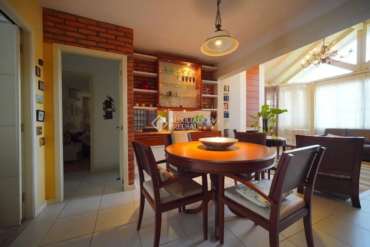 Imóvel para aluguel possui 180 metros quadrados com 3 quartos - Foto 4