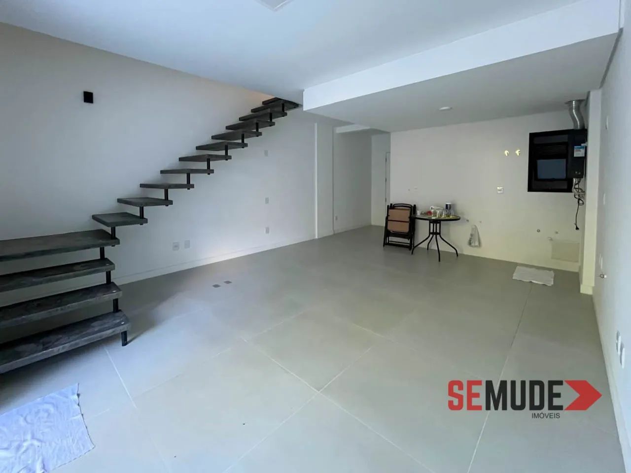 APARTAMENTO DUPLEX - 2 DORMITÓRIOS