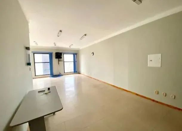 Sala Comercial no Edifício Metropolitan Tower com 48m², Ar, Andar Alto, Localizado na Crem - Foto 2