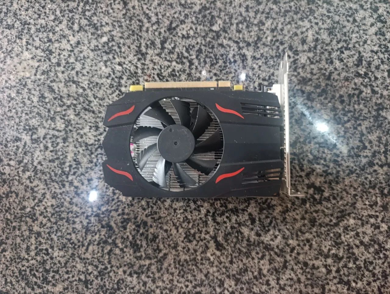 Placa de vídeo rx550 4gb (Com defeito) - Foto 2