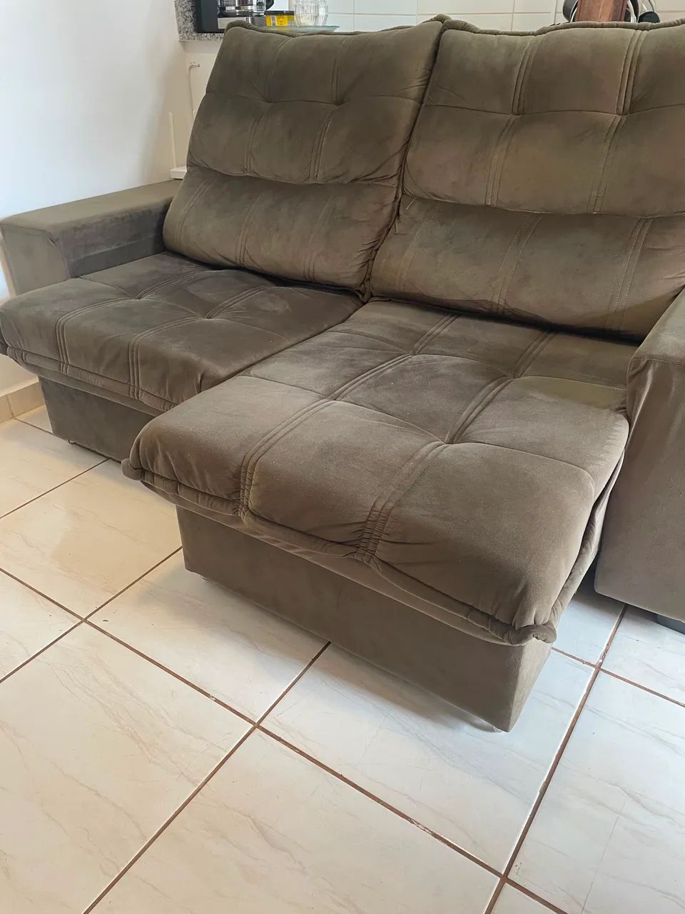 Vendo sofá retrátil 1,80M na cor marrom - Foto 3