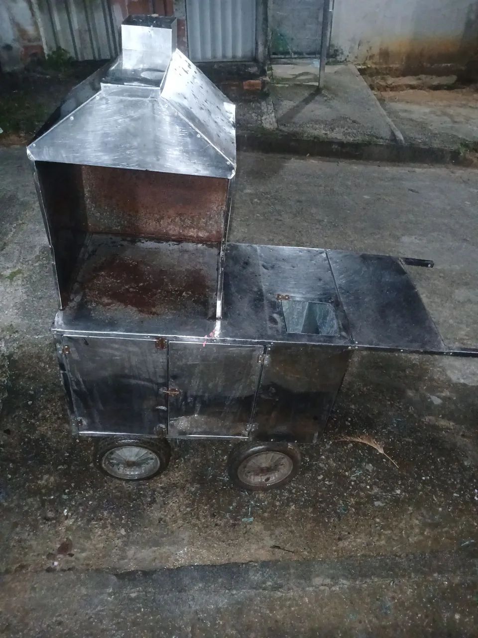 Carrinho de churrasco pra vender - Foto 3