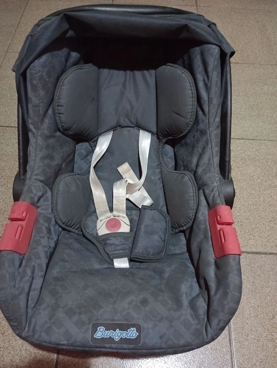 Vendo bebê conforto 
