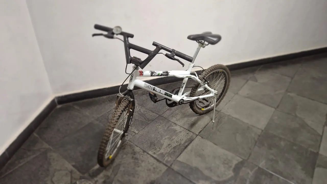 Bicicleta BMX  aro 20