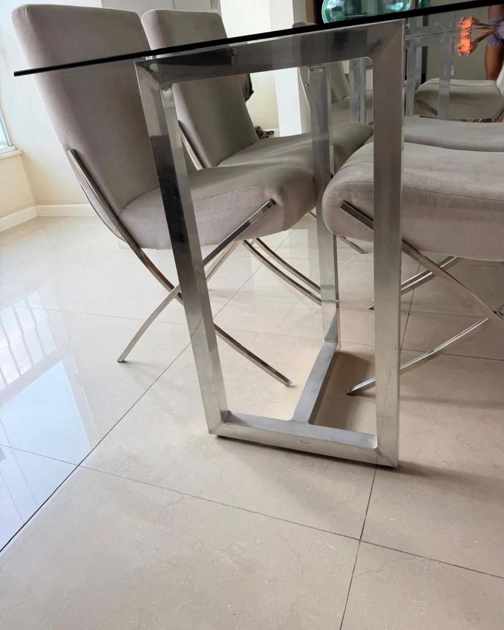 Jogo de Mesa de Jantar com 4 Cadeiras - Perfeito Estado - Foto 3