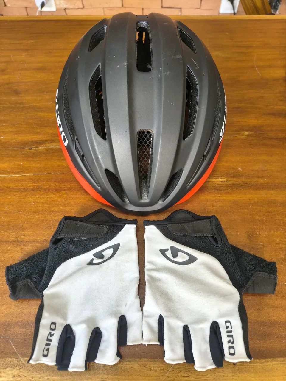Capacete e par de luvas Gyos  - Foto 4