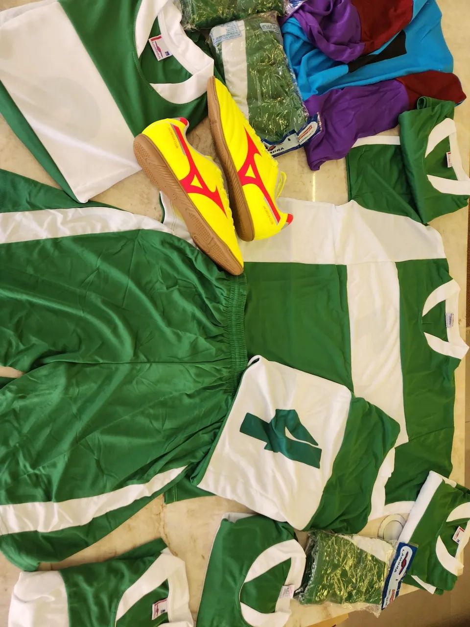 Uniforme  e chuteiras futsal completo  - Foto 5