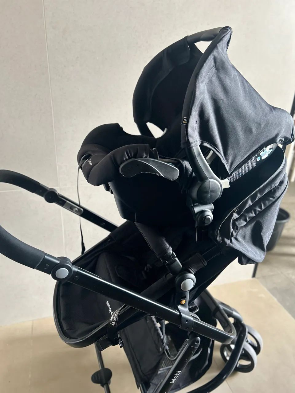 Conjunto Carrinho de Bebê + Bebe conforto Sfaty - Foto 2