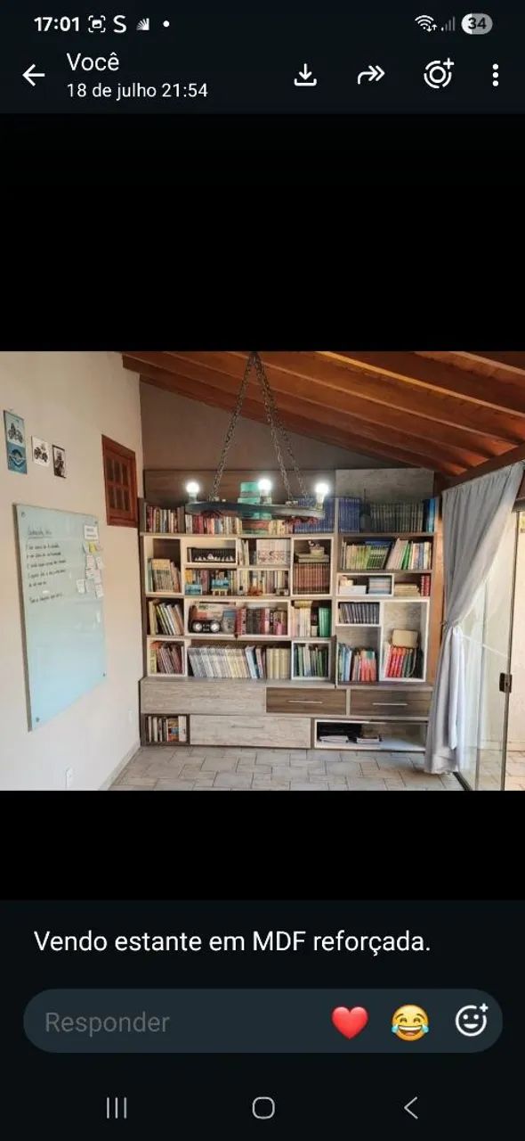 Estante para livros com nichos
