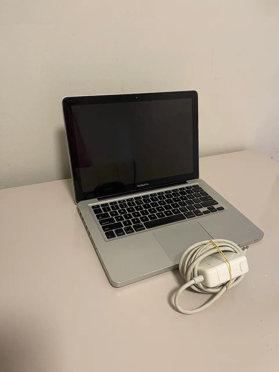 MacBook Pro Cinza - Excelente Estado - Não Liga (Possível Bateria) - Foto 3