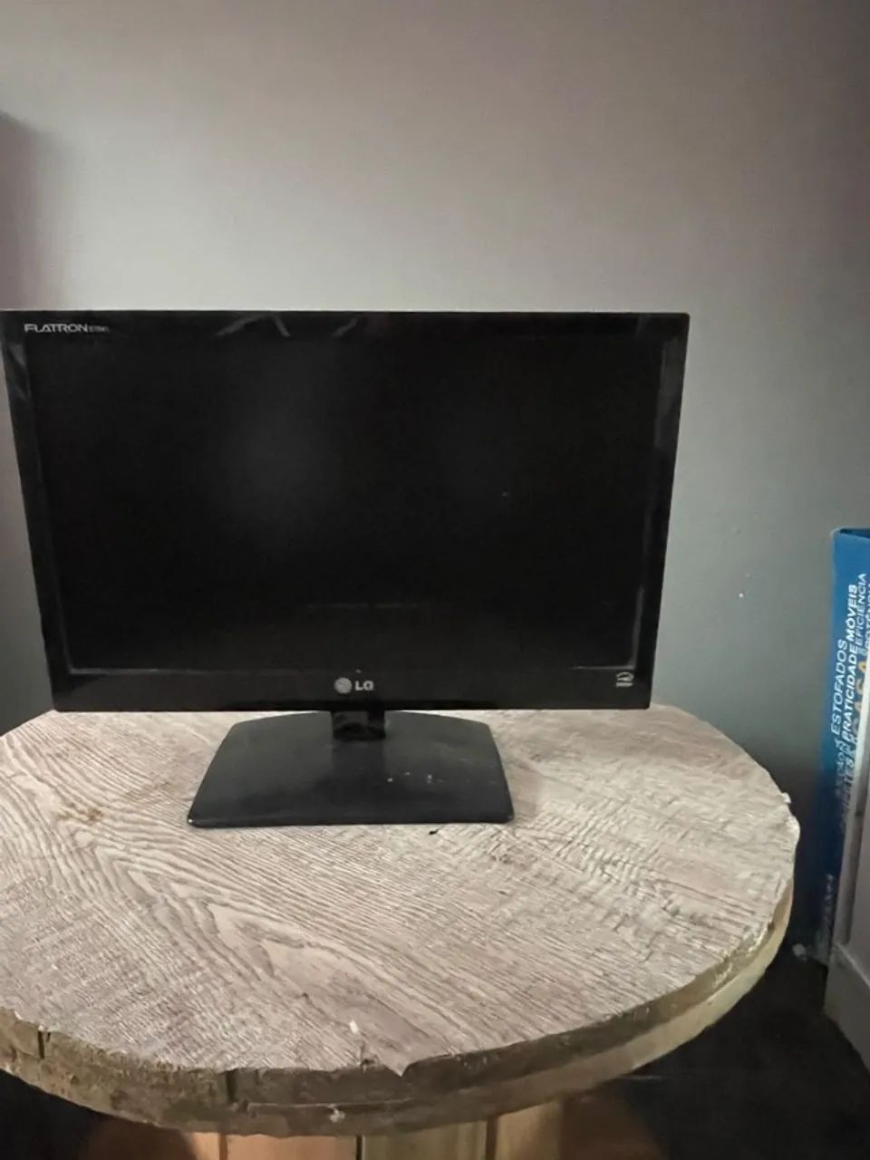 Monitor LG Flatron 18,5 polegadas com cabo