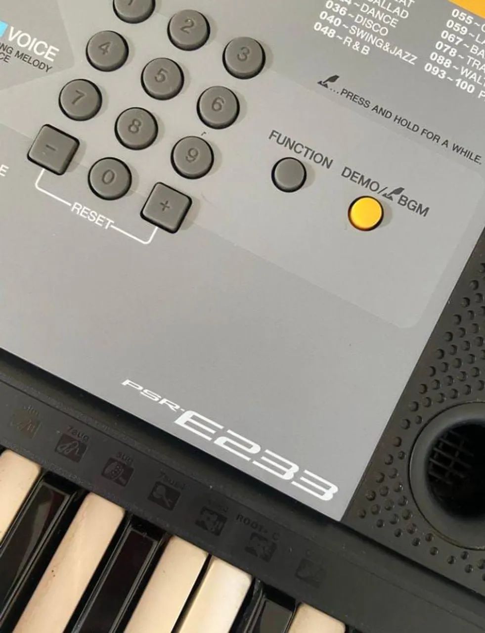 Teclado Yamaha PSR E233 - Foto 5