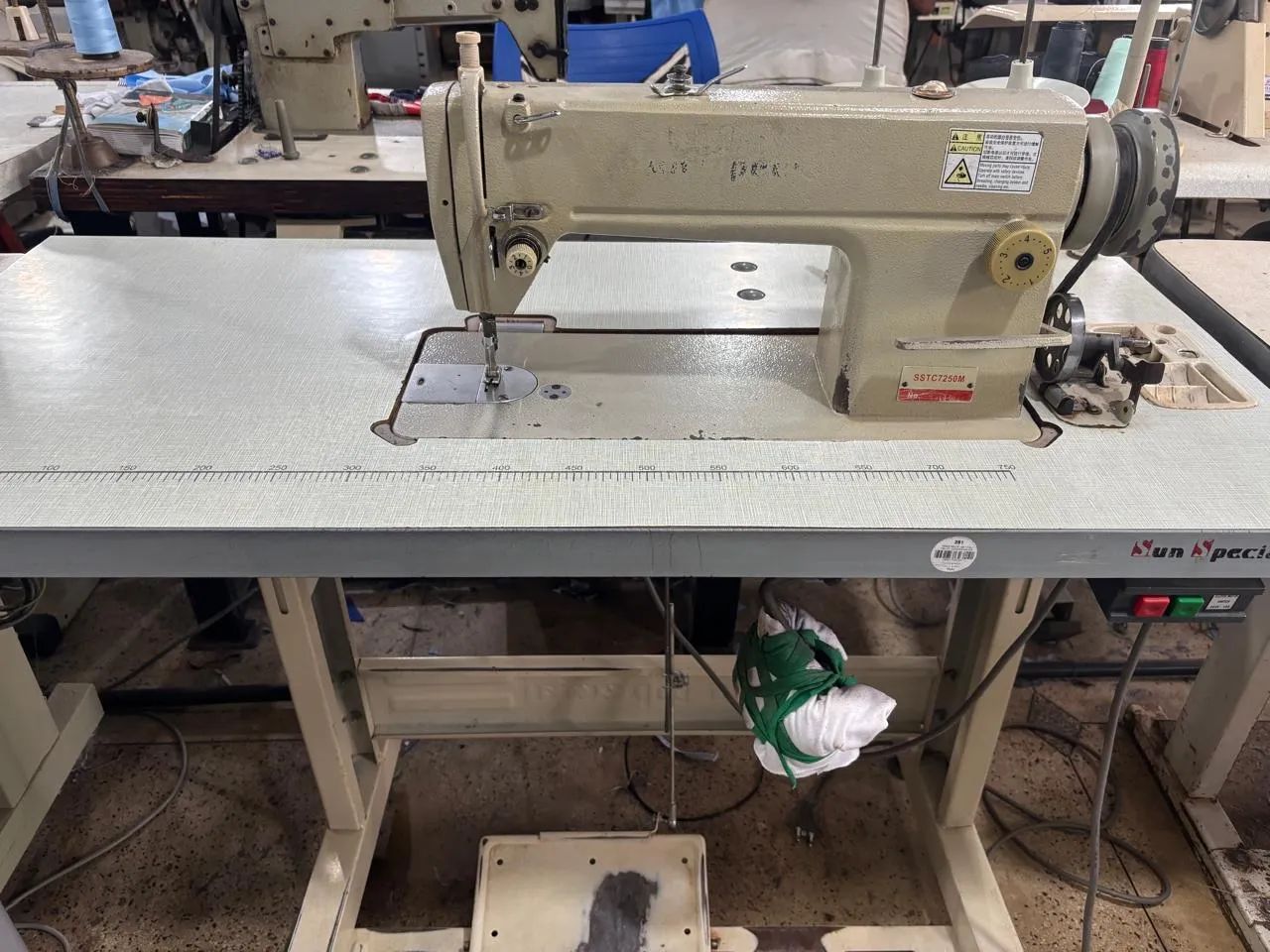 Máquina Reta Industrial 