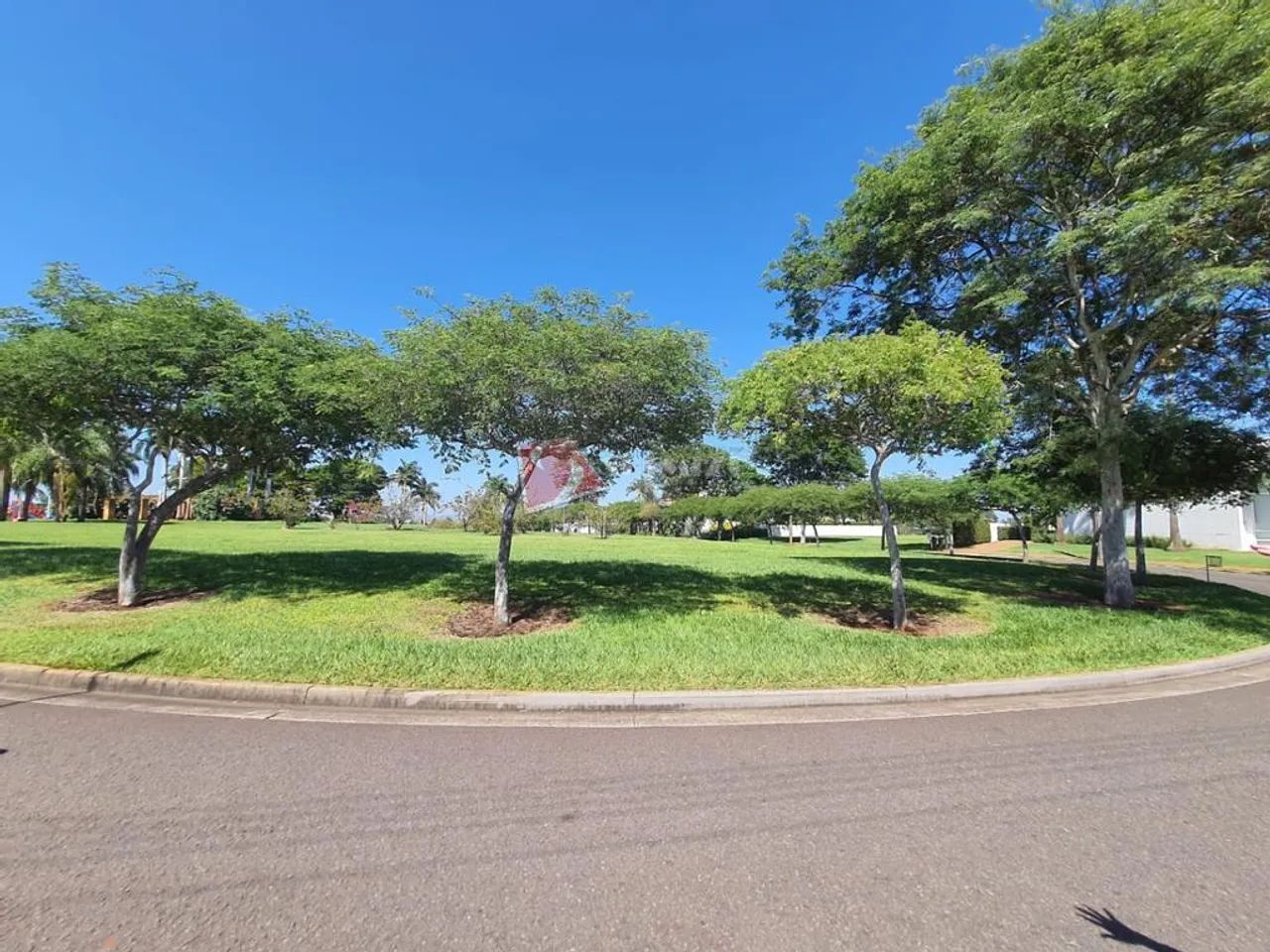 Dois Terrenos à Venda no Alphaville Maringá | 1.295,61 m² e 27,40 m de Testada - Foto 5