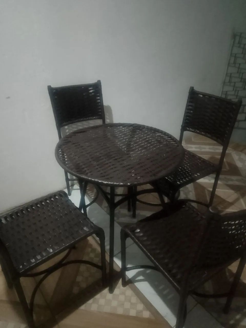 Conjuntos de mesa com cadeiras nova - Foto 3